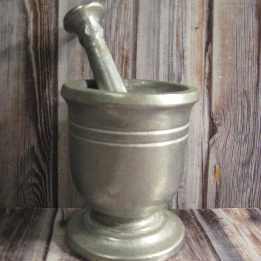 WILTON ARMETALE PEWTER SM. FOOTED MORTAR & PESTLE